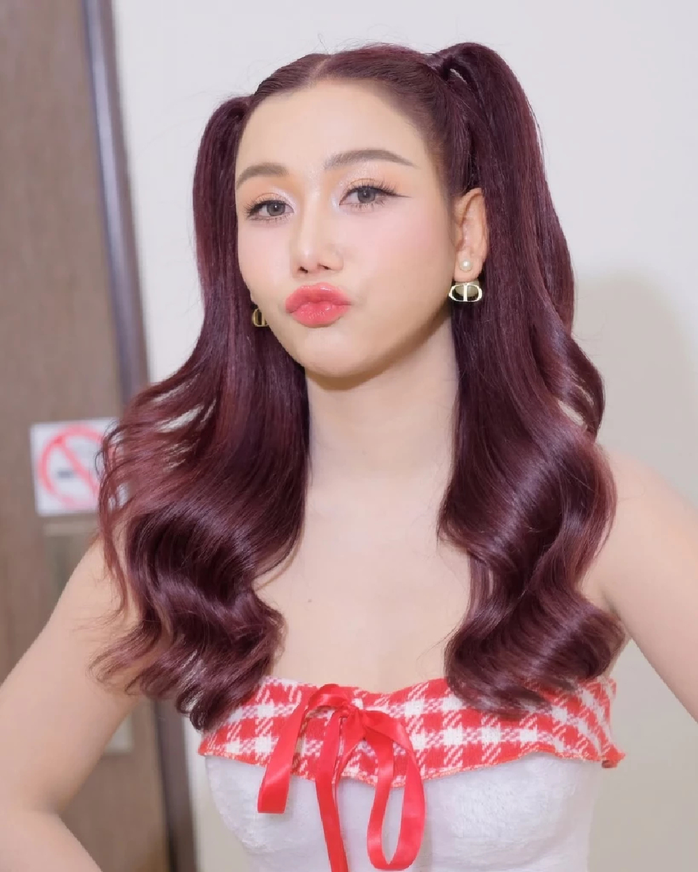 รู้จัก เฟิร์ส หนูเป็นคนไทย นักร้องสาวเสียงดี ความสามารถไม่ธรรมดา