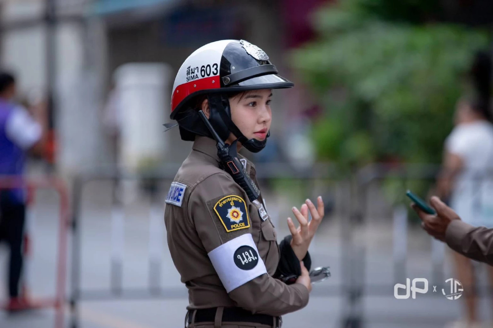 เปิดวาร์ป "ผู้กองมายด์"นางฟ้าจราจร ทำเอาหนุ่มๆ แห่อยากโดนจับ