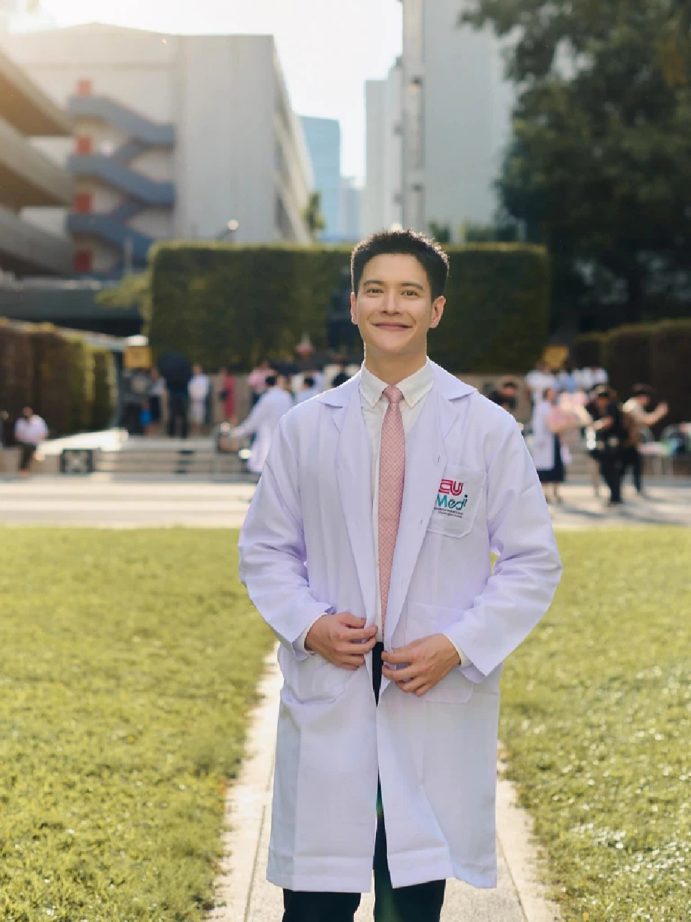 ดาราหนุ่ม ไม่ได้เป็นหมอแค่ในละครแล้ว จากนิเทศฯ สอบเข้าแพทย์จุฬาฯ