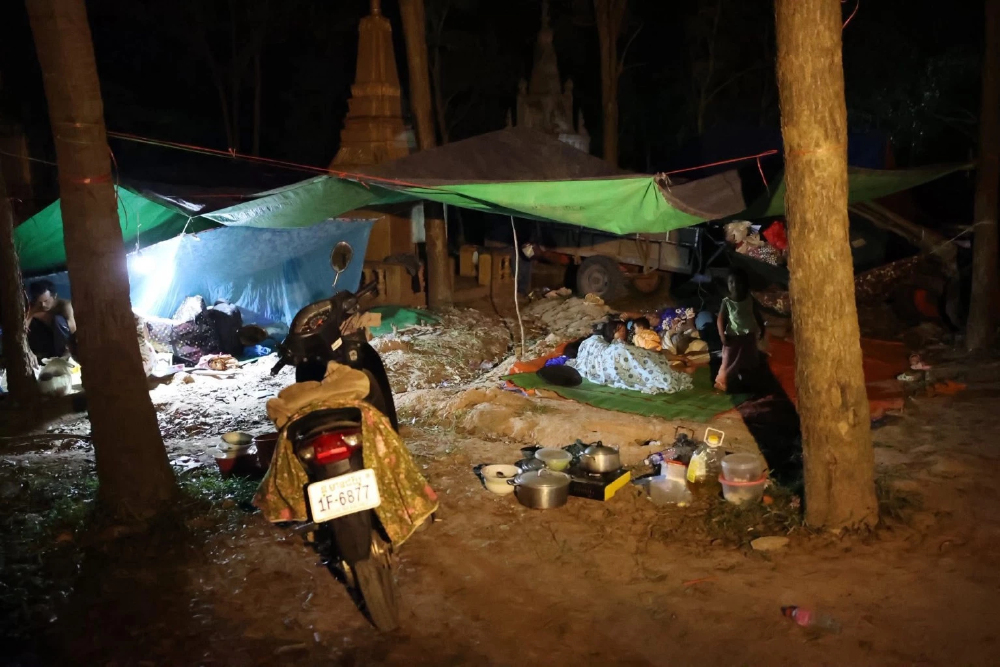 เผยภาพ สถานที่อพยพให้ชาวบ้านเขมร หลังเกิดเหตุความไม่สงบในแนวชายแดนไทย - กัมพูชา