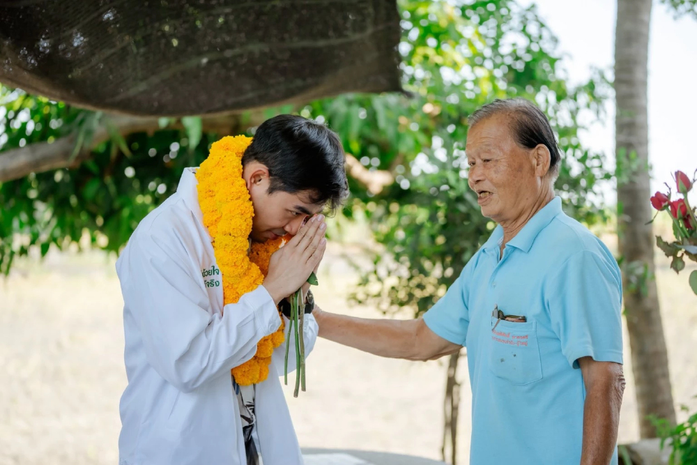 ถึงว่าคุ้นมาก เปิดวาร์ป "ณัฐชาติ วงศ์ประเสริฐ" ผู้โค่นบ้านใหญ่สุพรรณบุรี ไม่แปลกใจทำไมพี่น้องเขต 3 พร้อมใจโหวต