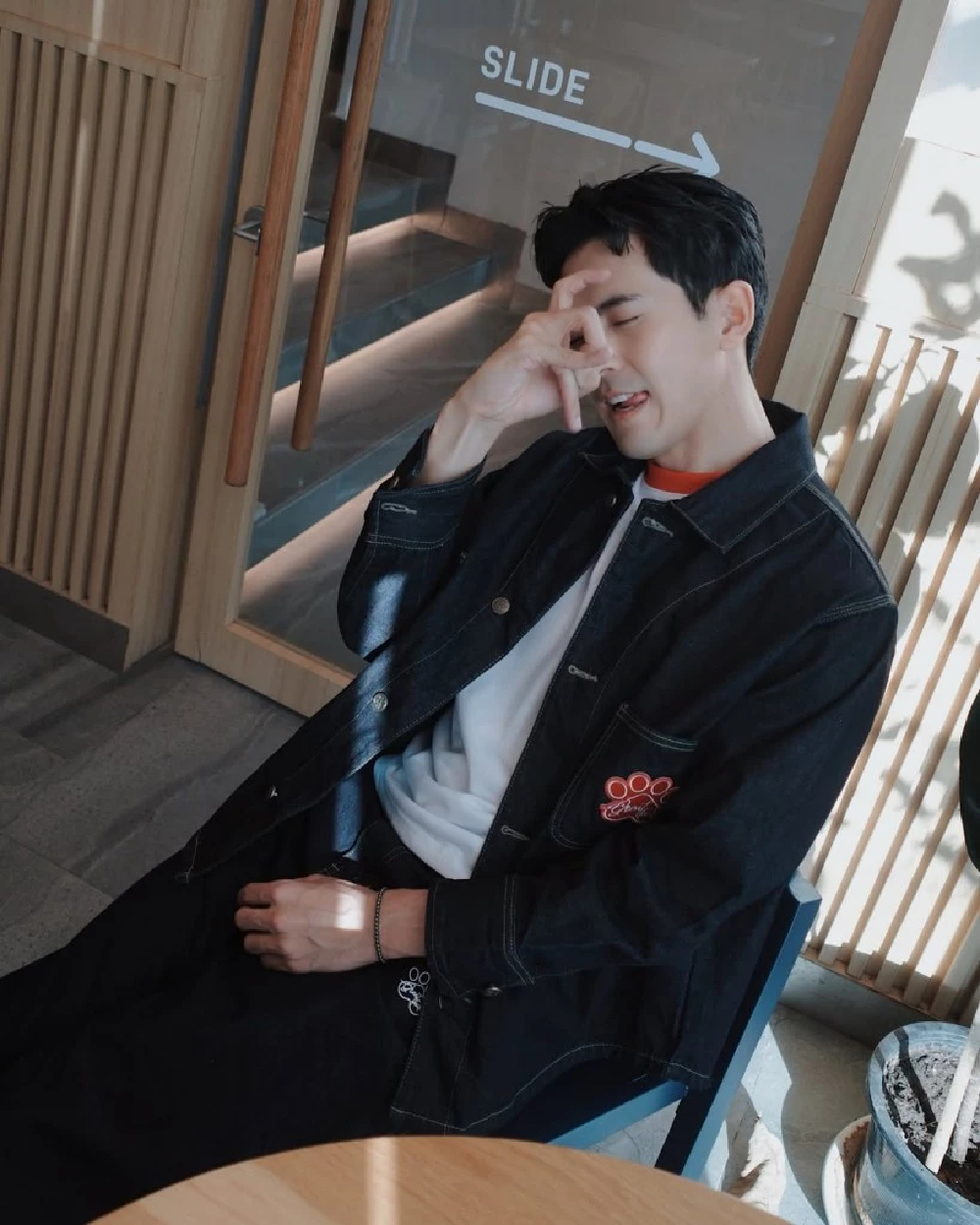 อะไรยังไง พระเอกช่องดัง โพสต์ภาพคู่ หนุ่มปริศนา เสิร์ฟโมเมนต์หวานรับวันวาเลนไทน์