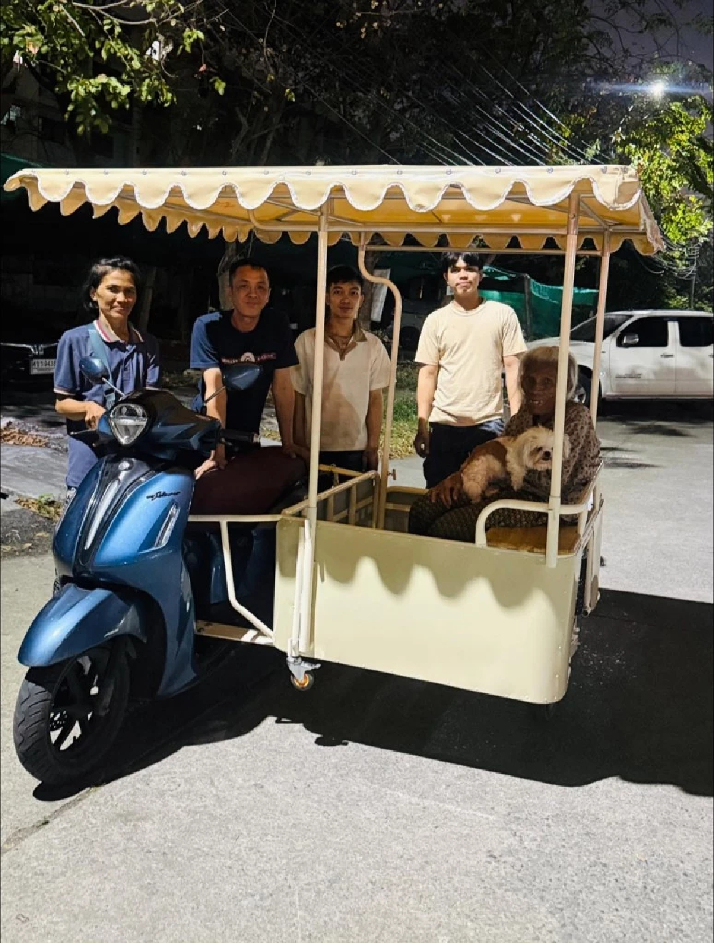 เลขทะเบียนรถขนผักคันใหม่ ของยายขายผัก หลังเพจดังใจดี ต่อพ่วงให้แบบฟรีๆ "ไม่ต้องเสี่ยงตกรถแบบเดิมแล้วนะครับ"