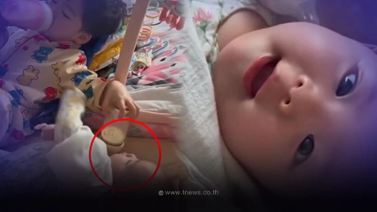 น้องพีร์ ลูก พ่อบีม ช่วยป้อนนมให้น้องสาวฝาแฝด แต่เอ๊ะดูแล้วสู้ชีวิตมาก