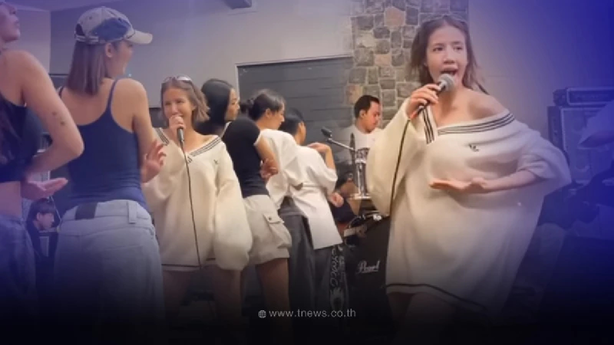 ใบเตย สุธีวัน ซ้อมร้องเพลง ก่อนขึ้นคอนเสิร์ตวันลอยกระทง สมเป็นตัวแม่