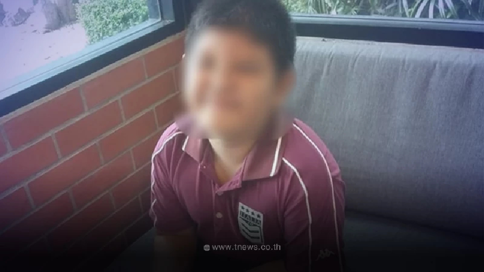 แม่ใจสลาย ลูกชายโดนแม่เลี้ยงบุกลักพาตัวคาห้องเรียน ยังไม่รู้ชะตากรรม แม่ใจสลาย ลูกชายโดนแม่เลี้ยงบุกลักพาตัวคาห้องเรียน ยังไม่รู้ชะตากรรม