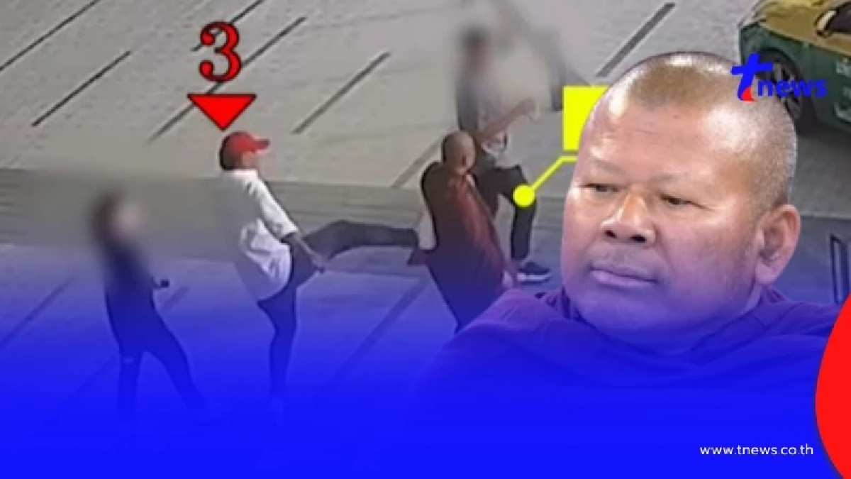 หน้าคว่ำ"พระปีนเสา"โดนชายปริศนาถีบกระเด็นหน้าช่องดัง