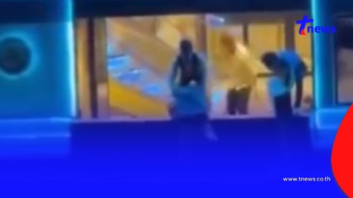 "เรือภัตตาคารดัง" ไม่เอาไว้ ลูกจ้างเทขยะลงแม่น้ำเจ้าพระยา ล่าสุดโดนยกแผง