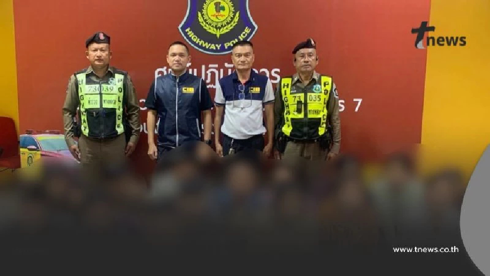 CIB ออกตรวจรถต้องสงสัย พบ 16 ต่างด้าว นั่งอัดกันมาเต็มคัน