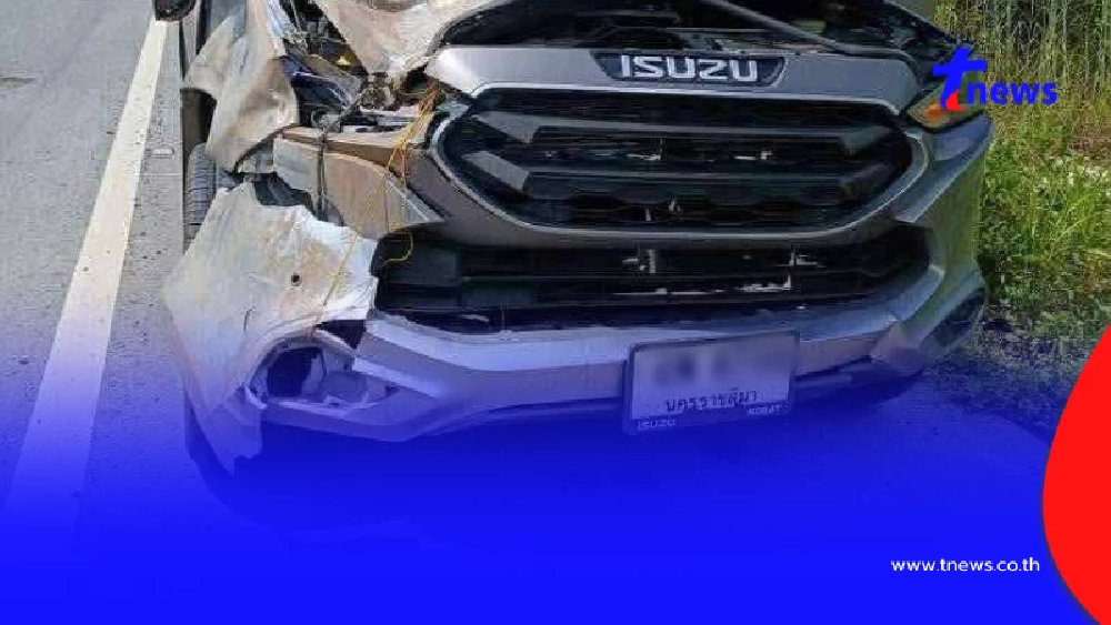 แห่ส่อง รถพ่อค้าลอตเตอรี่ โดนช้างป่ากระโดดเหยียบ รอดหวุดหวิด