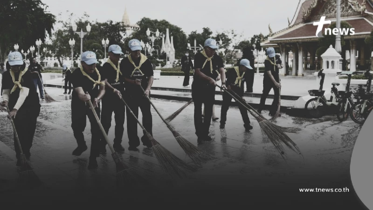 จิตอาสาพระราชทาน เตรียมเส้นทางรับขบวนพระบรมศพ "พระพันปีหลวง"