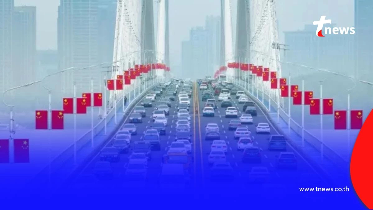 ประมวลภาพ "หยุดยาววันชาติ" เครือข่ายขนส่งเนืองแน่น ประชาชนแห่เดินทางทั่วประเทศคึกคัก