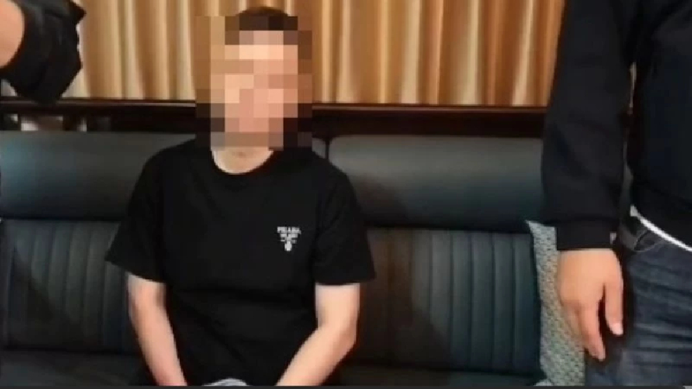 บุกทลายรัง "จีนเทา" กลางกรุง! ตร.191 รวบหนุ่มจีนหนีหมายแดง