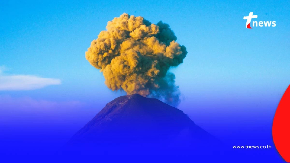 ภูเขาไฟเลอโวโตบี อินโดฯ ปะทุพ่นเถ้าถ่านสูง 5,000 เมตร กระทบหนักการเดินทางทางอากาศ