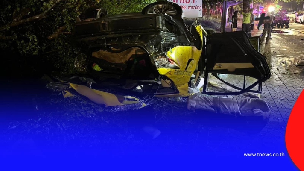 สลด หนุ่มขับแท็กซี่ วูบรถเสียหลักพุ่งชนต้นไม้ ดับคาพวงมาลัย