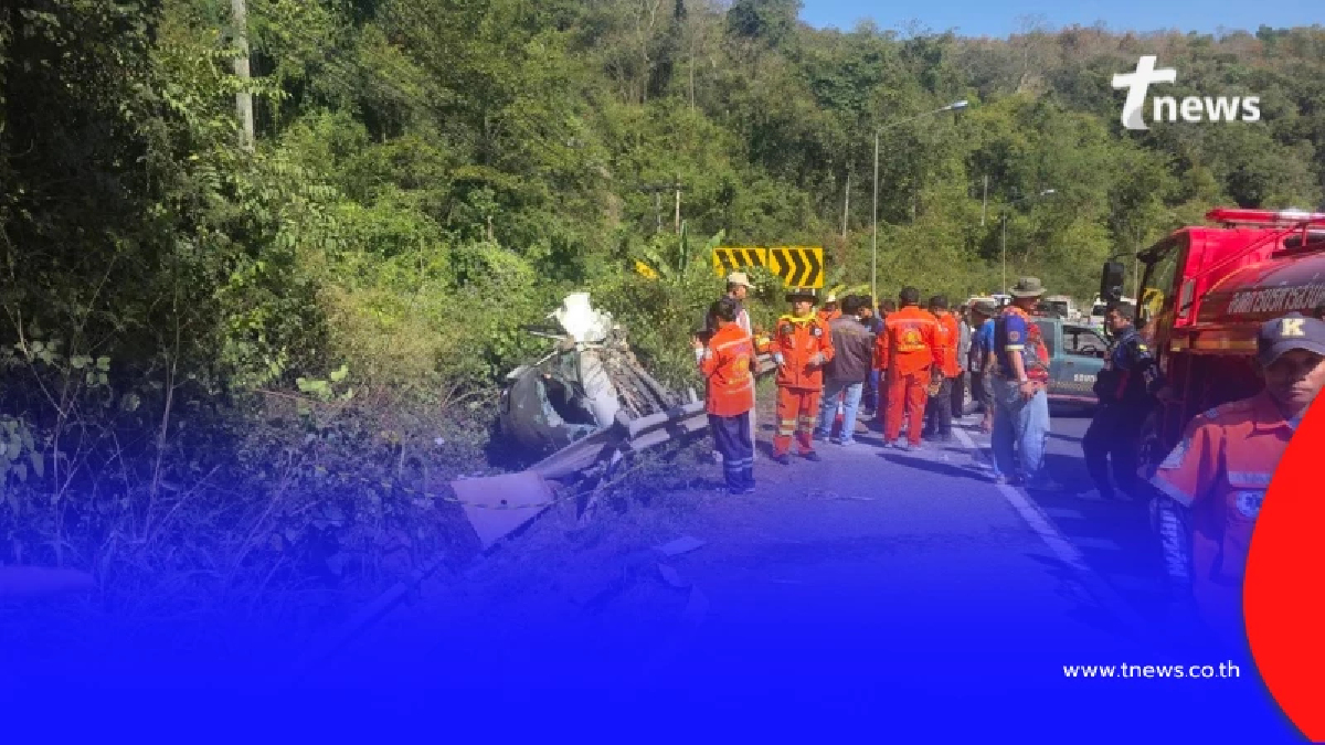 รถตู้เสียหลักพลิกคว่ำ ทล.304 ดับ 2 เจ็บ 14 ราย เร่งนำส่ง รพ.