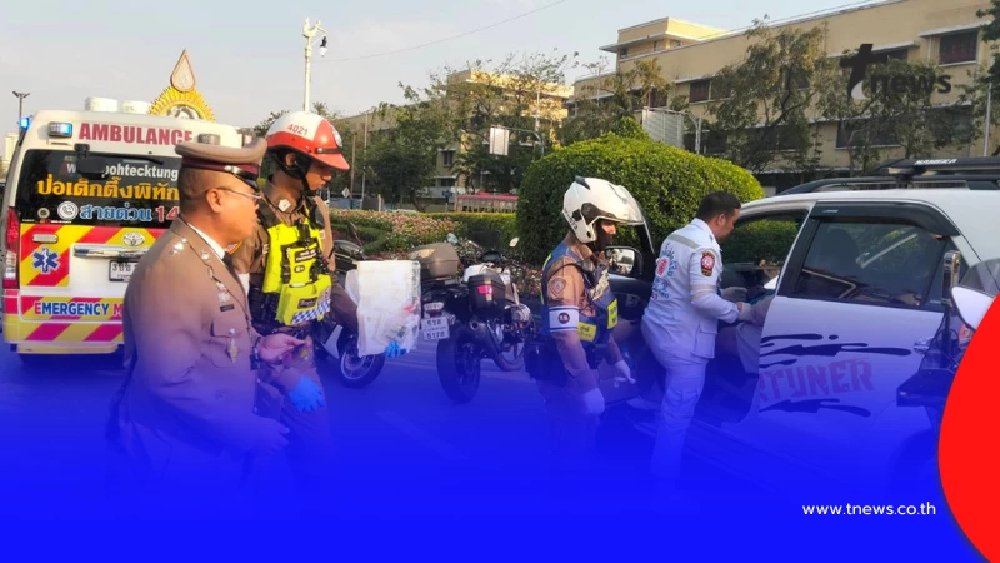 วินาทีชีวิต แม่คลอดในรถ ทารกอาการไม่ดี ได้ตำรวจใช้ไหวพริบช่วย