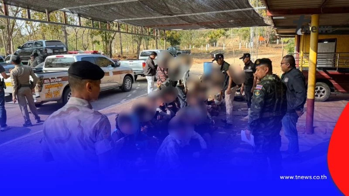 ทหาร ฉก.ลาดหญ้า กกล.สุรสีห์ สกัดจับกระบะขนต่างด้าวเกือบ 100 ชีวิต