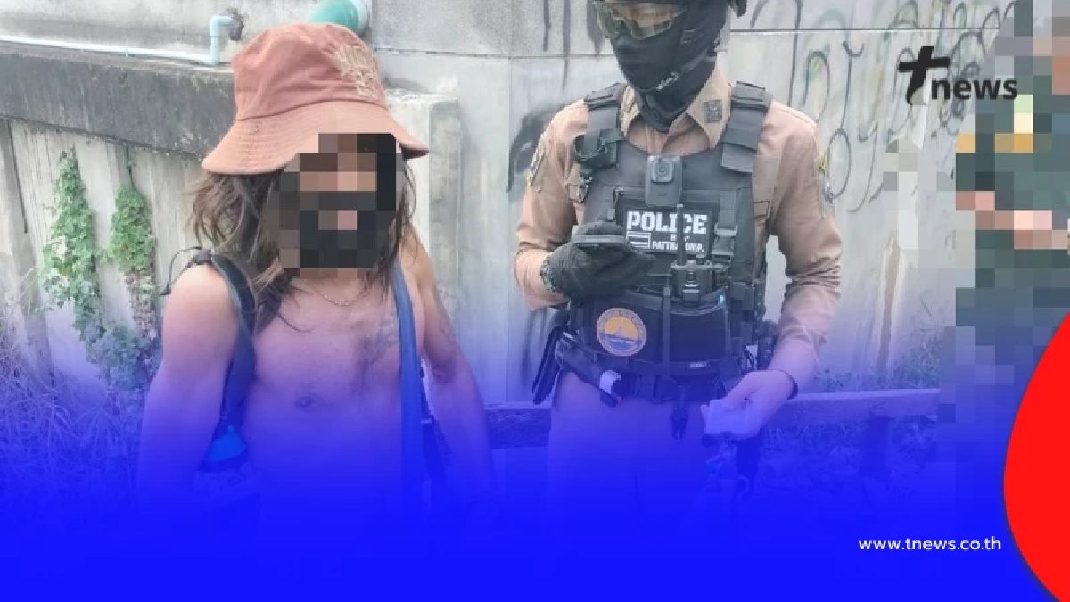 สายตรวจเจอชายเร่ร่อน ขอค้นตัวถึงกับอึ้ง แต่งซะเหมือนเลย