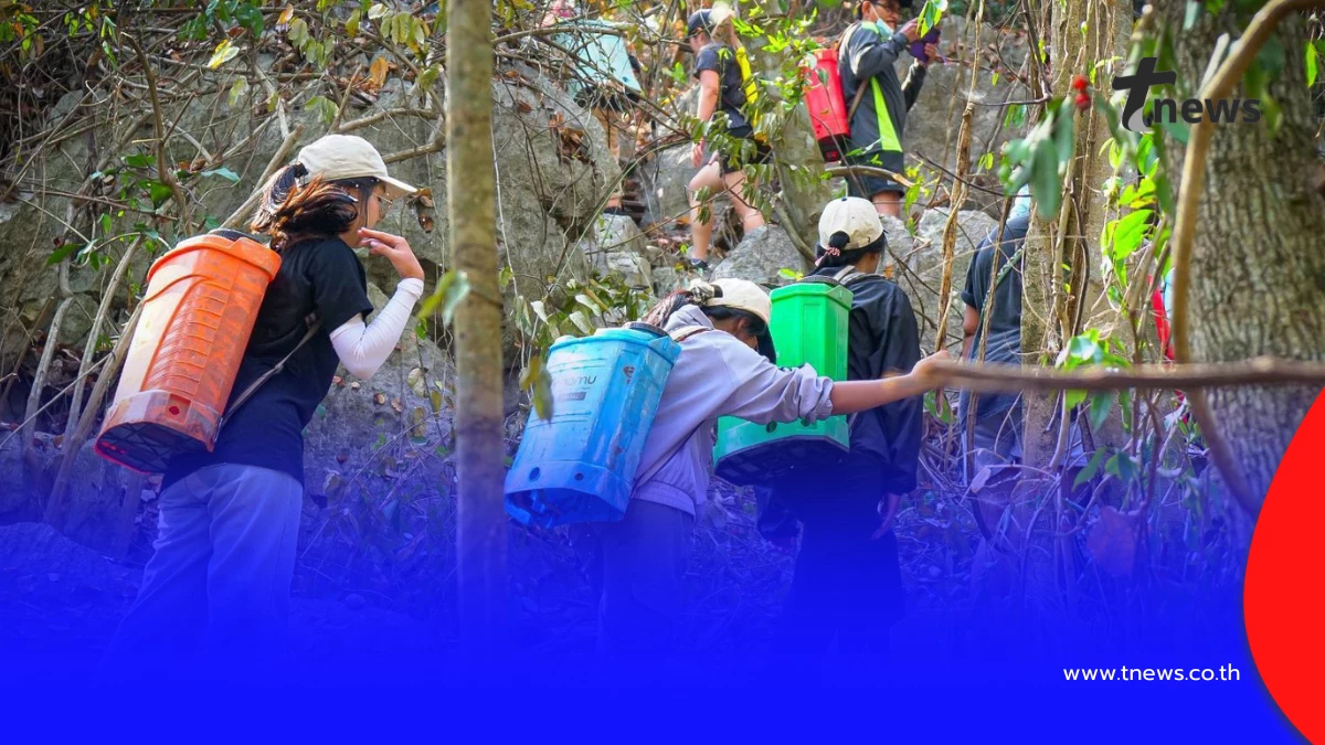 จิตอาสาขนน้ำ 3,000 ลิตร เติมแหล่งน้ำช่วยสัตว์ป่าเขาใหญ่