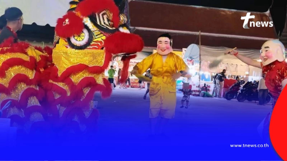 หนุ่มโดนสิงโตงับ ใครเห็นก็ว่า น่ารัก ความจริงไม่ใช่อย่างที่คิด