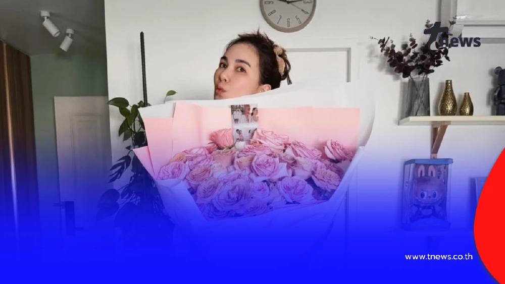 หวานก่อนวาเลนไทน์! “แบงค์ พชร” ส่งกุหลาบช่อโตเซอร์ไพรส์