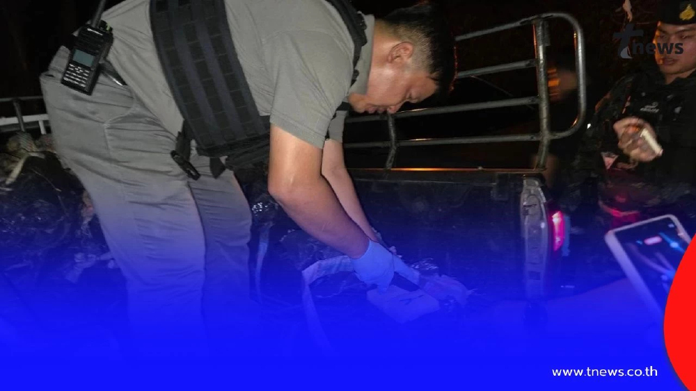 คนร้ายทิ้งรถเผ่นหนี! ผาเมืองสกัดขบวนการค้ายา ยึดยาบ้า