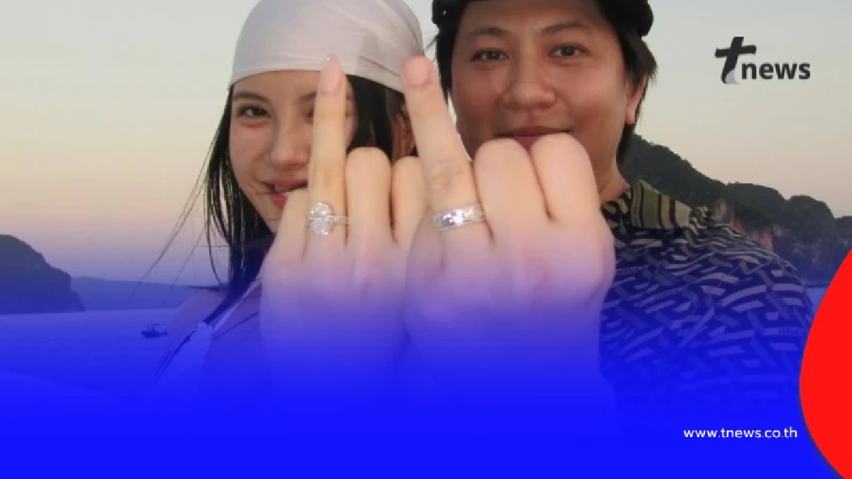 เซอร์ไพรส์ "นางเอกสาว" ถูกแฟนหนุ่มไฮโซ คุกเข่าขอแต่งงานบนเรือหรู