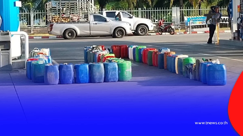 สงขลาวิกฤต! ชาวบ้านหิ้วแกลลอนนอนรอคิวเติมน้ำมันตั้งแต่ตี 2