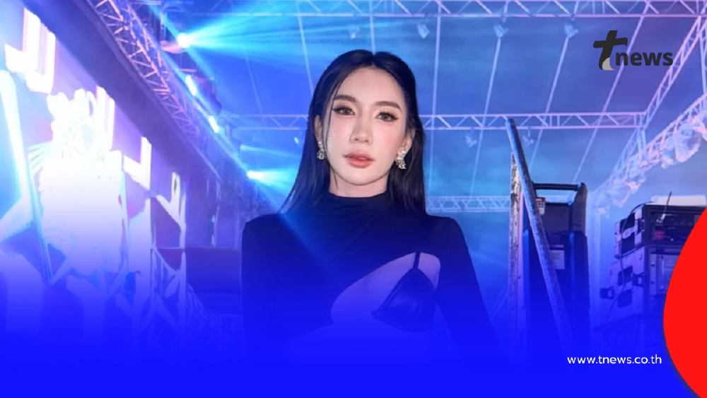 “เบนซ์ พริกไทย” ชุดแซ่บสะเทือนเวที   เจอกระแสวิจารณ์สนั่น