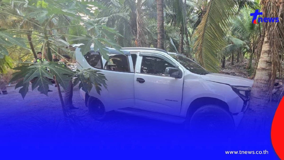 ซิ่งหนีด่านไม่รอด! รวบ 12 ต่างด้าว อัดแน่นเก๋ง พุ่งชนต้นมะพร้าว