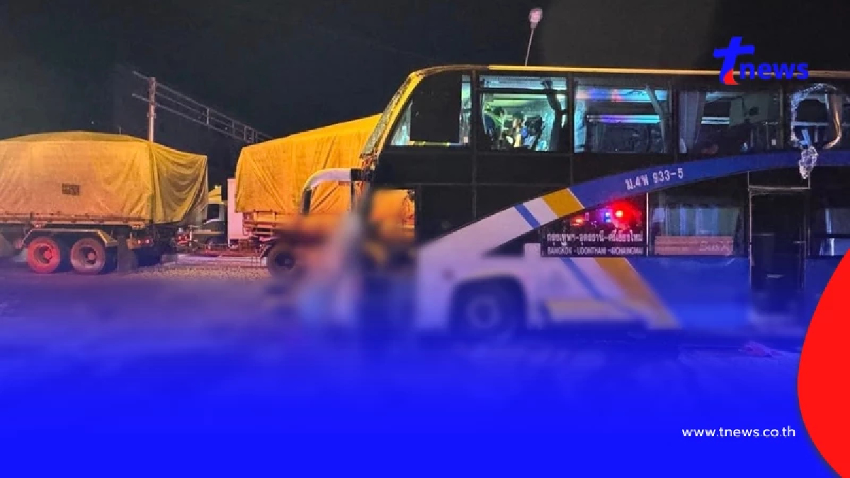 รถทัวร์ ชนท้ายรถบรรทุกหิน เปลี่ยนเลยกะทันหัน พังยับเจ็บ 27 คน