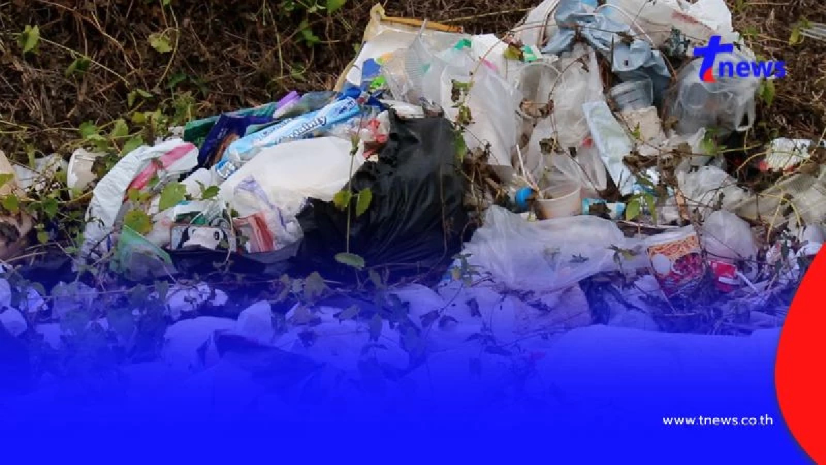 ชาวบ้านหล่มสักโวยขยะเกลื่อนจุดกลับรถ ไร้เจ้าหน้าที่รับเรื่อง