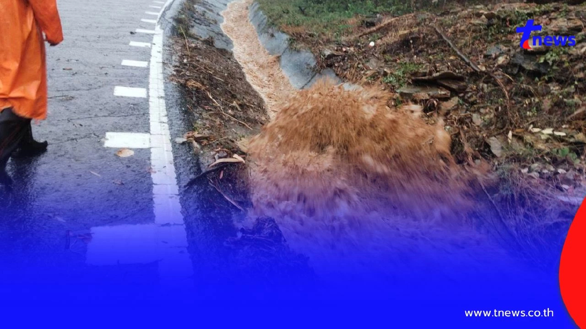 เพชรบูรณ์อ่วมหนัก! น้ำป่าไหลหลาก-หินร่วงปิดถนนบางช่วง