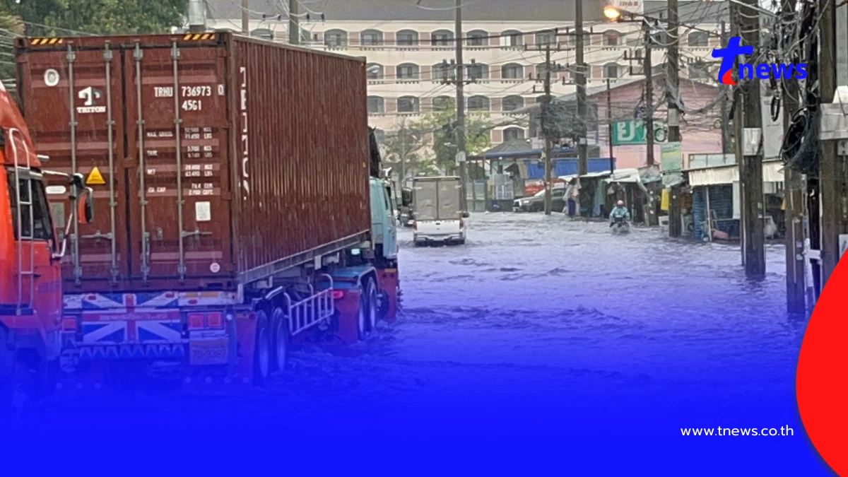 ศรีราชาอ่วม! ฝนถล่ม 2 ชม. น้ำท่วมแยกเขาน้ำซับ รถเล็กผ่านไม่ได้