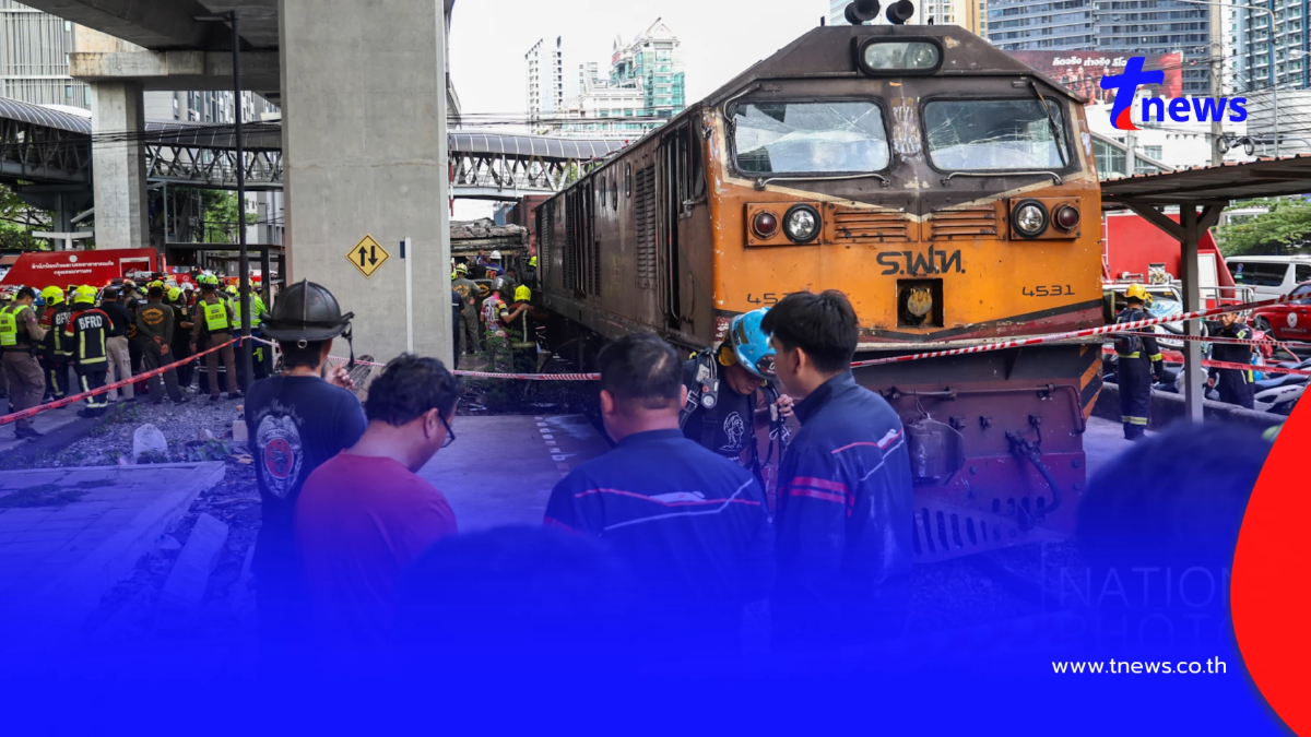เปิดรายชื่อ 2 ใน 8 ผู้เสียชีวิต รถไฟพุ่งชนรถเมล์สาย 206 แยกมักกะสัน