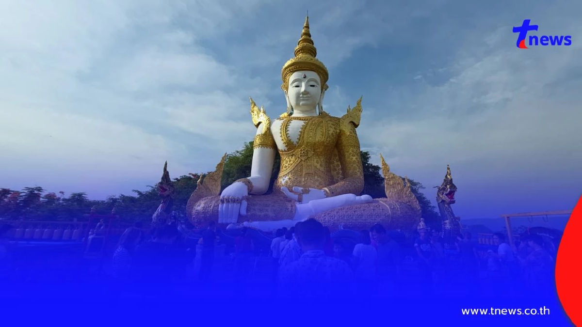 ศรัทธาหลั่งไหล! แห่กราบ "สมเด็จองค์ปฐมบรมจักรพรรดิ" วัดผารังหมี
