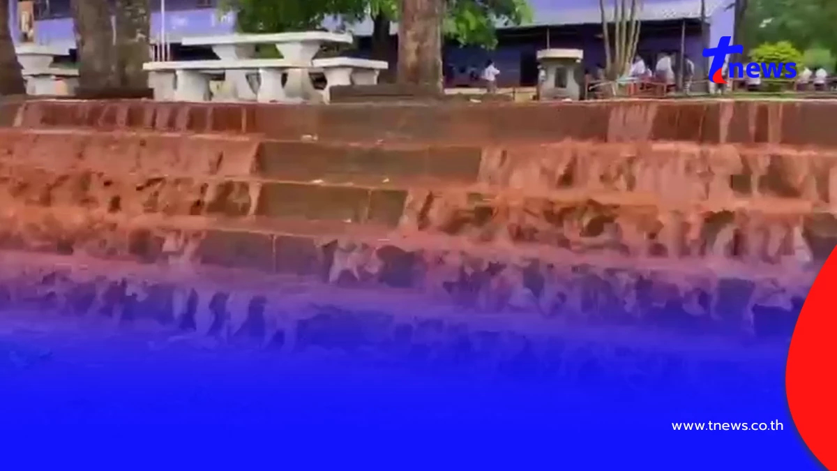 น้ำป่าสีแดงทะลักท่วมโรงเรียนตาก สั่งหยุดเรียนเด็กเล็กหนีโคลน