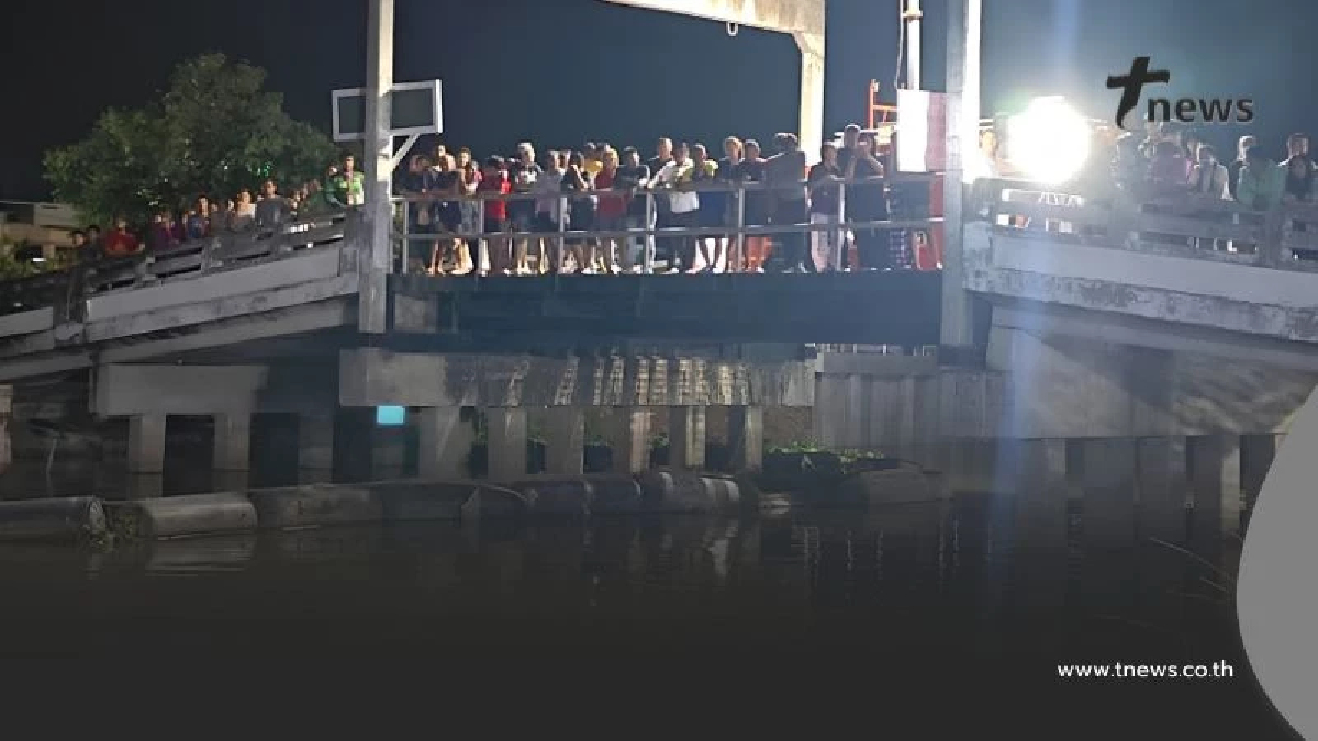 สลด! 2 วัยรุ่นพายเรือเล่นกลางคลองรังสิต ก่อนเรือพลิกคว่ำจมดับ