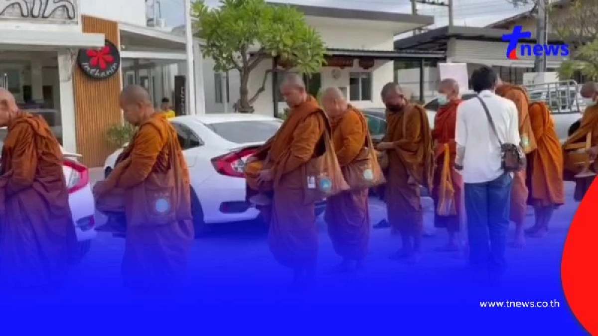 พบพระธุดงค์กว่า 60 รูป เดินผ่านโคราช วอนผู้ใช้ถนนชะลอความเร็ว