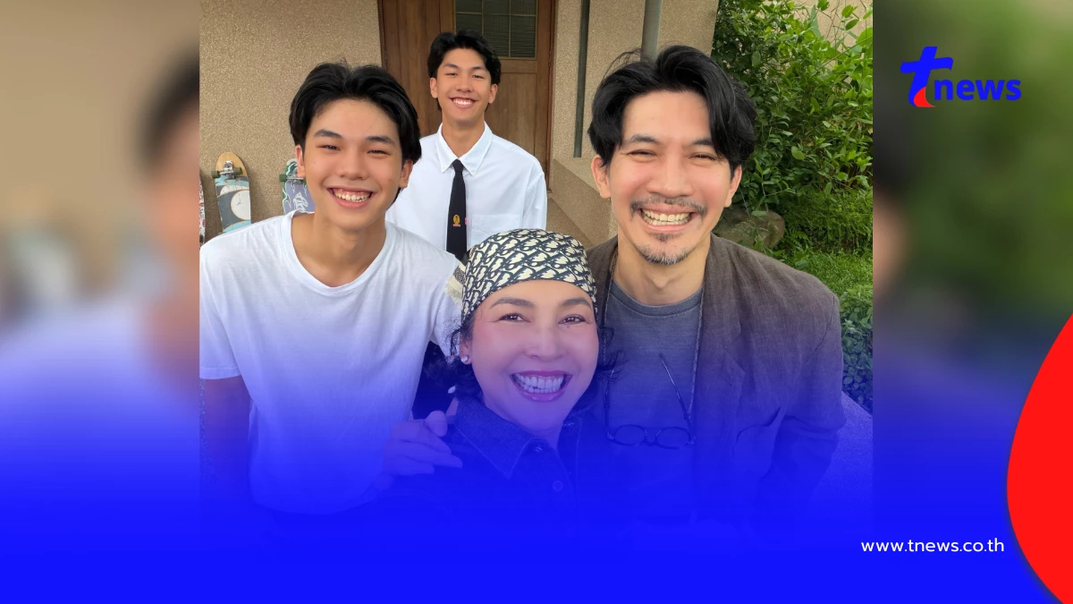 "เคน ธีรเดช" ผูกเนคไทให้ "น้องคุณ" หลังสอบติดเป็นนิสิตจุฬาฯ