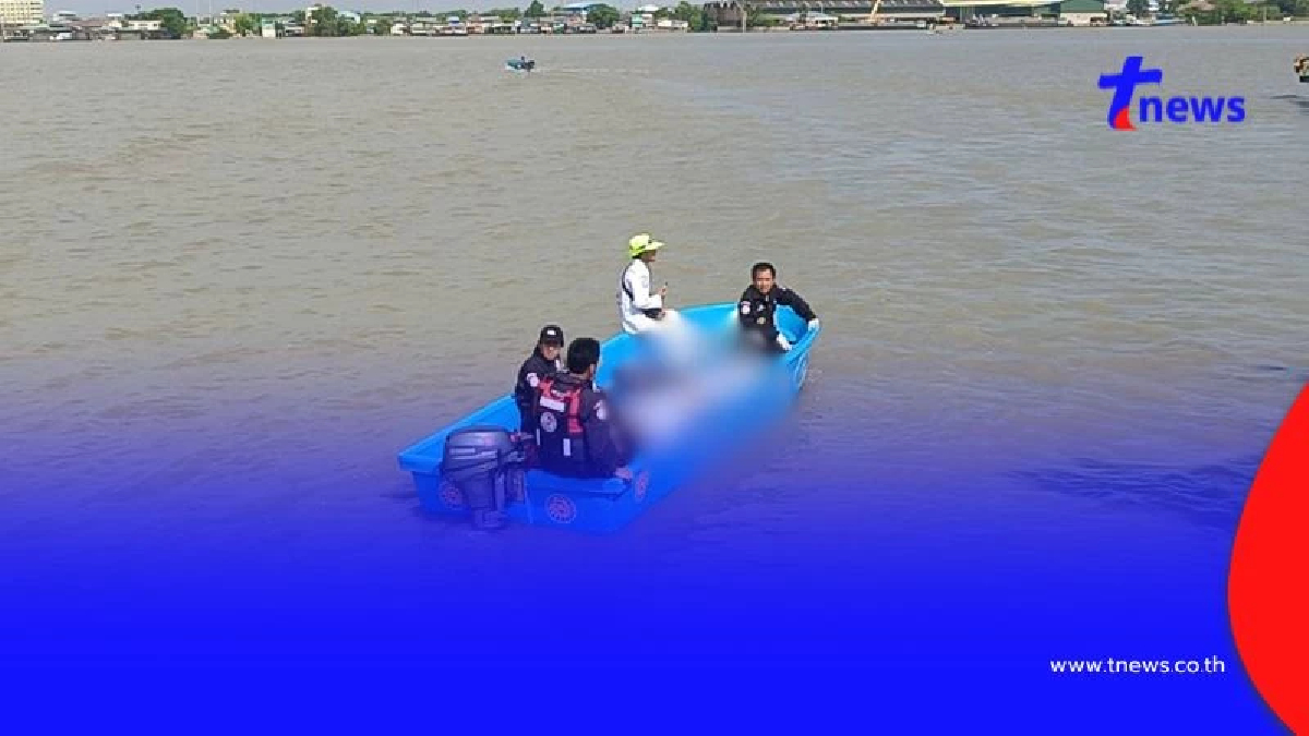 ผงะ! พบร่างชายลอยน้ำหน้าชุมชน กู้ภัยต้องใช้เรือลากขึ้นสะพานปลา