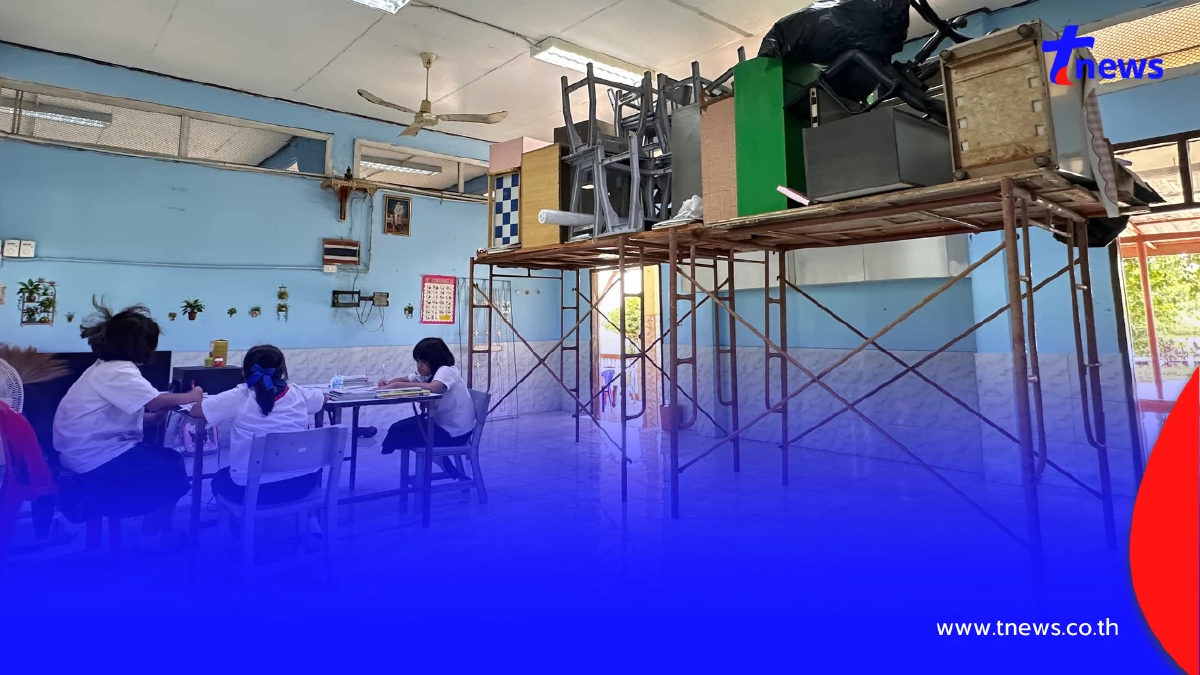 น้ำท่วมอยุธยา จ่อประตูโรงเรียน ครูภาวนาขอสอบปิดเทอมทัน