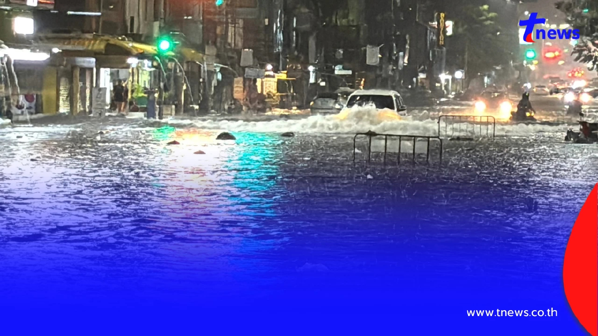 พัทยาอ่วม! ฝนตกหนักน้ำท่วมสูงกว่า 1 เมตร ขยะ-รถลอยเกลื่อน