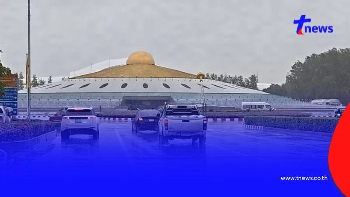 วัดพระธรรมกายเปิดอาคารจอดรถช่วยชาวบ้านหนีน้ำ หลังฝนถล่ม