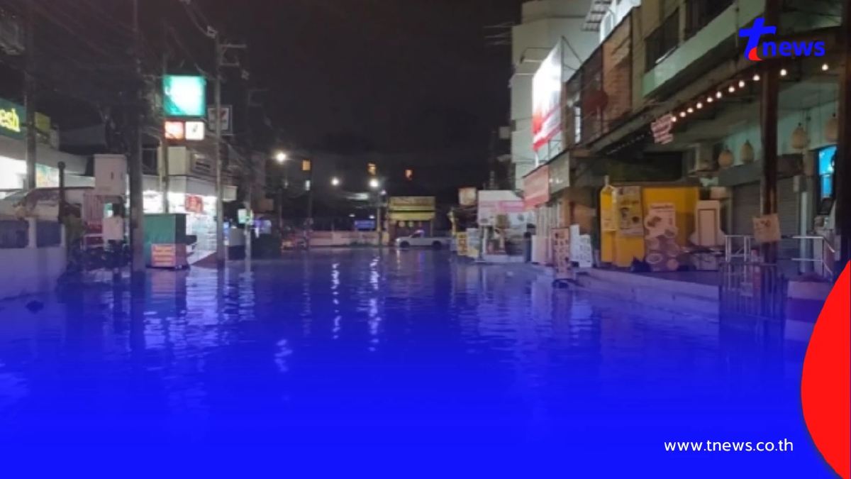นาทีชีวิต! กู้ภัยลุยน้ำท่วมเชียงใหม่ ช่วยผู้ป่วยติดเตียง